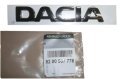 Emblemat Napis Tył 8200907776 Dacia Oryginał Nowy (2).jpg