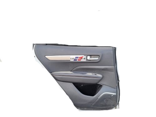 Rivestimento porta posteriore sinistra Renault Koleos 2 821004108R