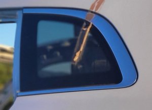 Vetro laterale posteriore sinistro Renault Koleos 2  833012957R