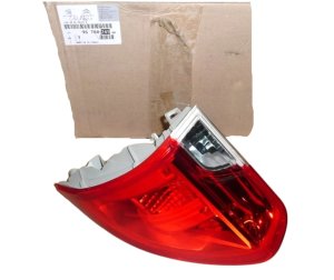 Lampada posteriore destra  9678074580 Nuova OE PSA 2008