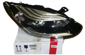 Faro destro 260100923R Nuovo OE Renault Megane 3