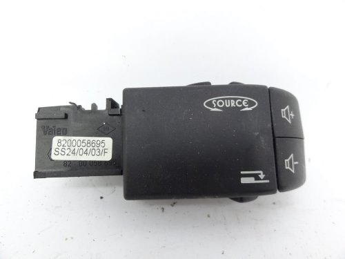 Interruttore di regolazione radio 8200058695  Renault Clio 2 Lift