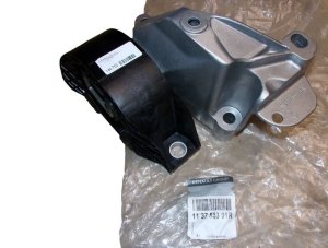 Cuscino motore destro 113753301R Dacia Duster, Logan 1.6 16V Originale
