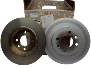 Dischi freno R Clio V Posteriore 440A00868R Nuovo Originale