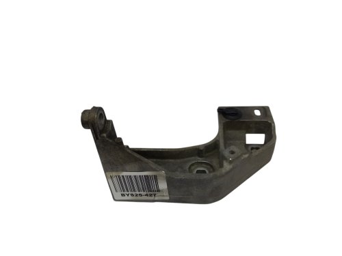 Supporto pompa di iniezione 1.9 DCI  8200157461  Renault Trafic II