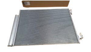 Condensatore climatizzatore Valeo 921006454R Clio 4 Sandero 2