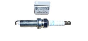Candela di accensione 22401JA01B Renault Koleos I II 2.5 3.6 V6 Nuova Originale